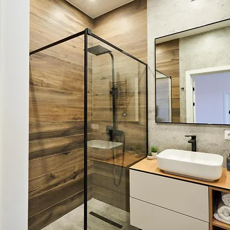 Step Out To Stores & Parks - 1br On Blvd アパート キシナウ