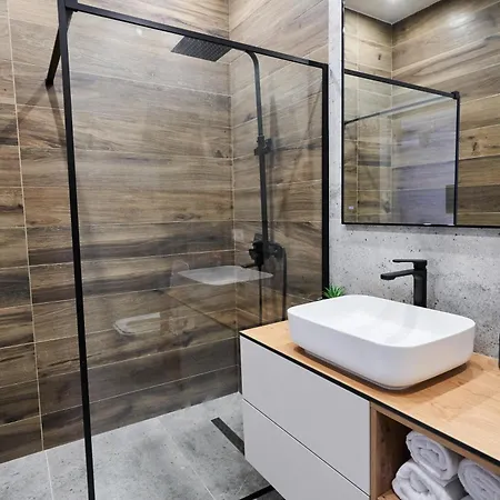 Step Out To Stores & Parks - 1br On Blvd アパート *