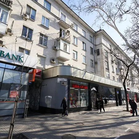 アパート Step Out To Stores & Parks - 1br On Blvd キシナウ